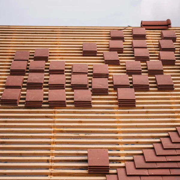 Panlatten vastzetten met rolnagels – snel en duurzaam