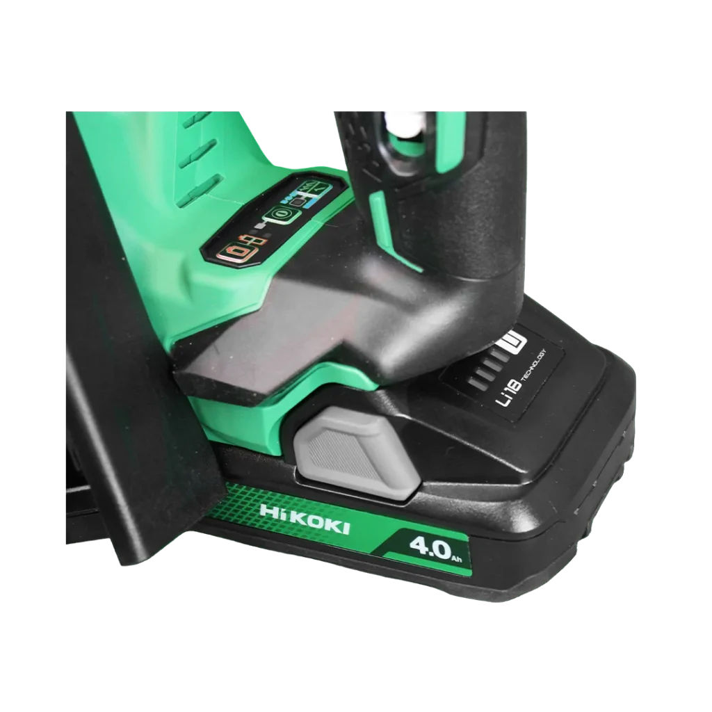 18V accu en bedieningspaneel van de HiKOKI NT1865DAA brad tacker