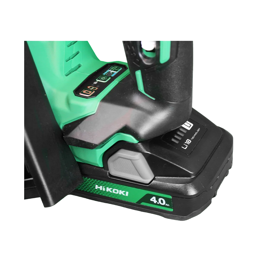 18V accu en bedieningspaneel van de HiKOKI NT1865DAA brad tacker
