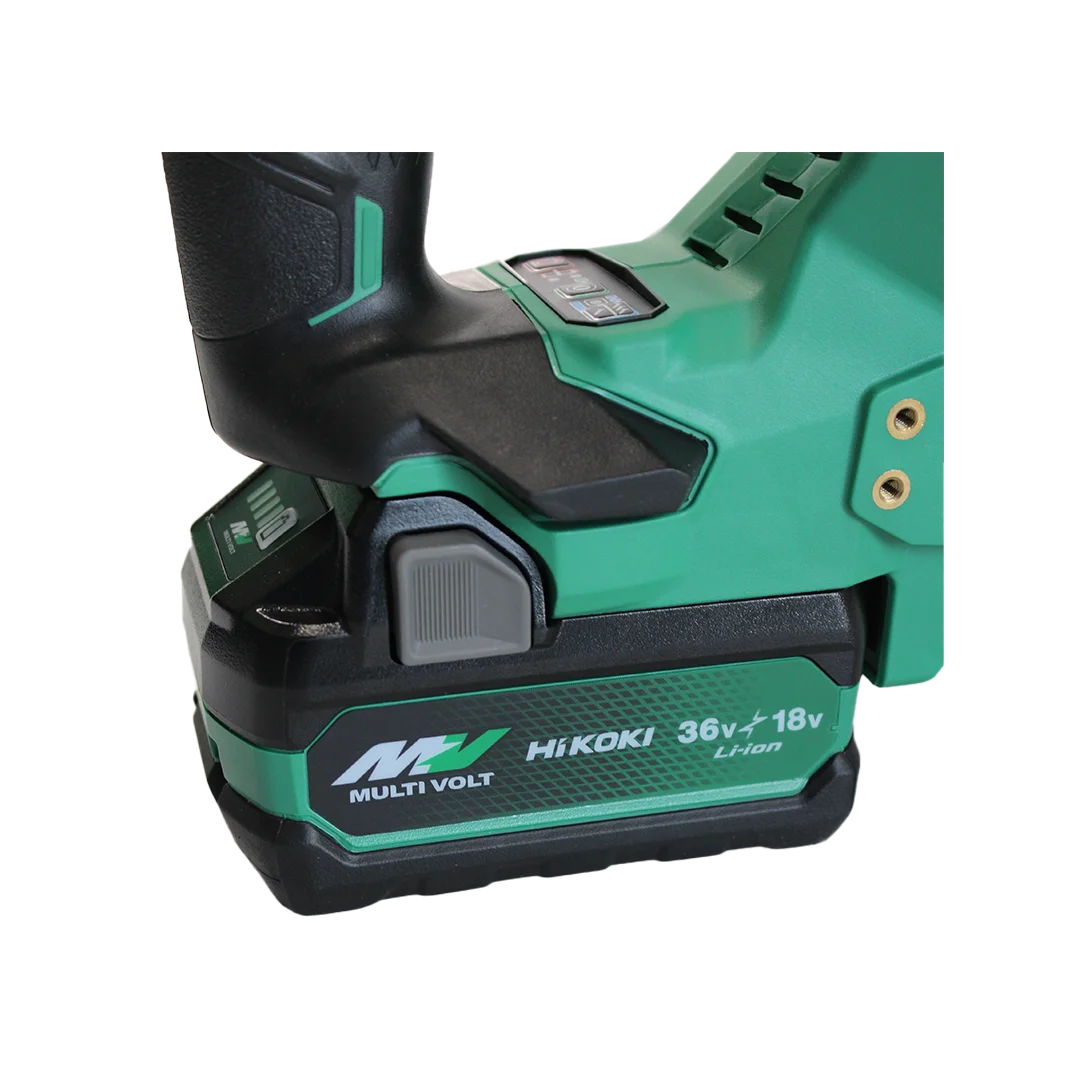 Detail van de Multi Volt accu op de HiKOKI NT1865DA W6Z accu brad tacker