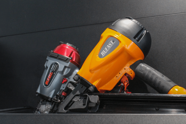 Rufast stripnageltacker en coilnailer voor professioneel gebruik